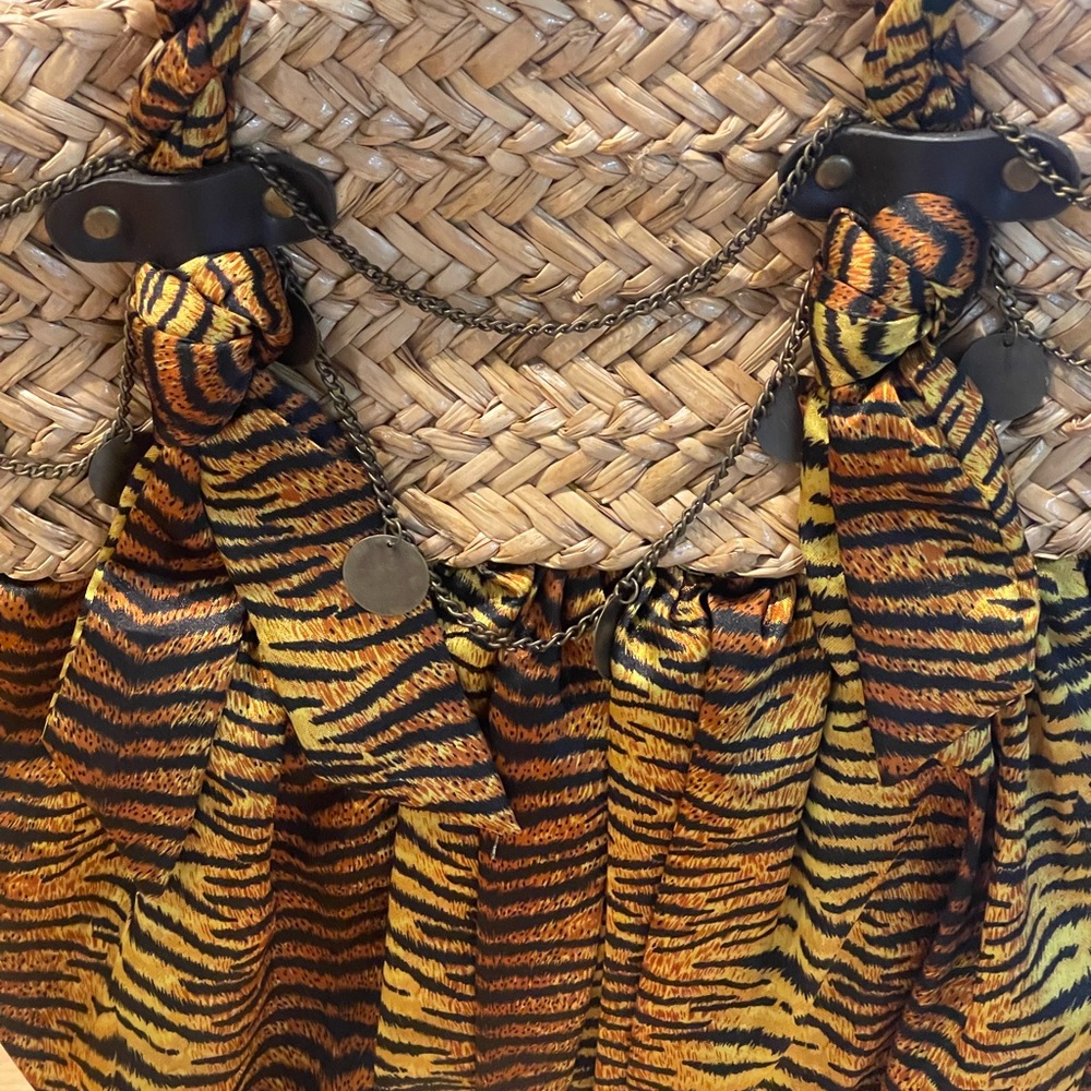 Awesome fabric and straw bag, special details, chains and leather! - Picture 2 of 7